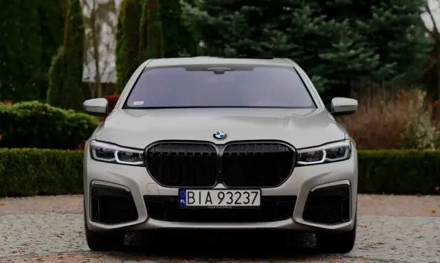 BMW Seria 7 750i xDrive