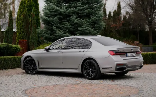 BMW Seria 7 750i xDrive