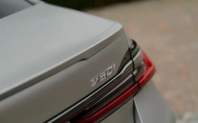 BMW Seria 7 750i xDrive