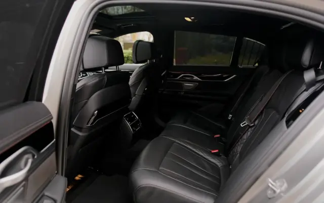 BMW Seria 7 750i xDrive