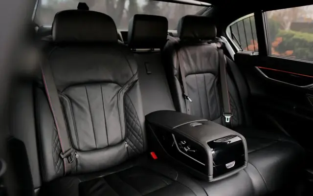 BMW Seria 7 750i xDrive