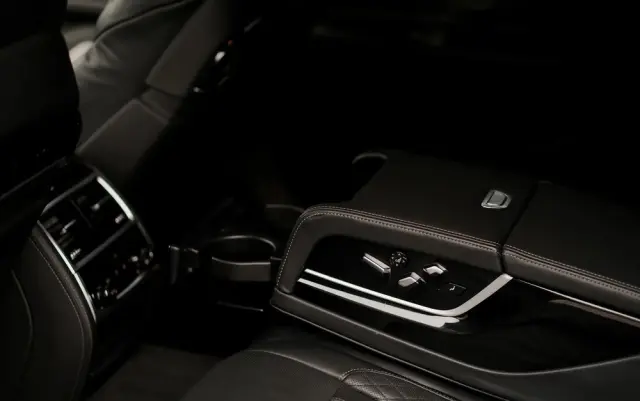 BMW Seria 7 750i xDrive