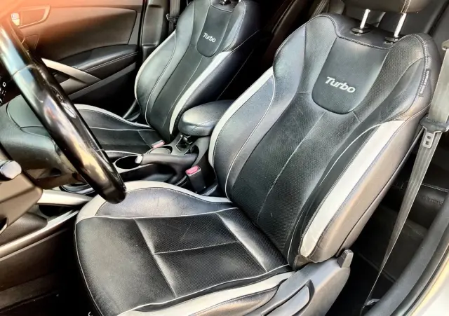 HYUNDAI Veloster 1.6 Turbo Matt Finish