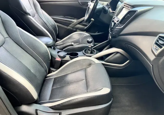 HYUNDAI Veloster 1.6 Turbo Matt Finish