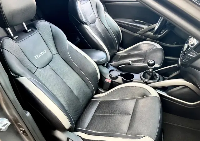 HYUNDAI Veloster 1.6 Turbo Matt Finish