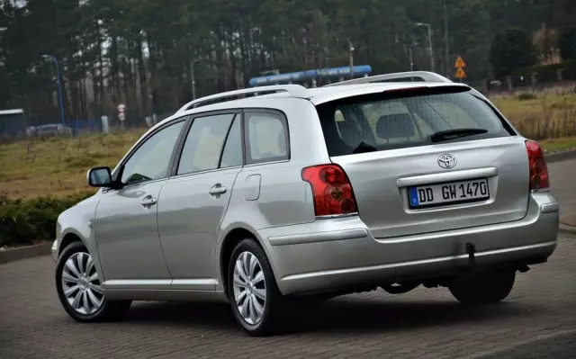 TOYOTA Avensis 