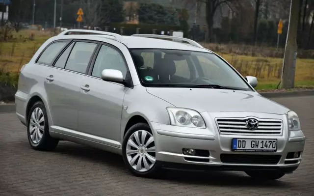 TOYOTA Avensis 