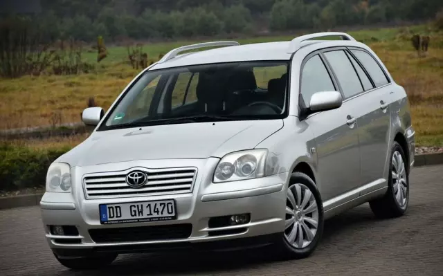 TOYOTA Avensis 