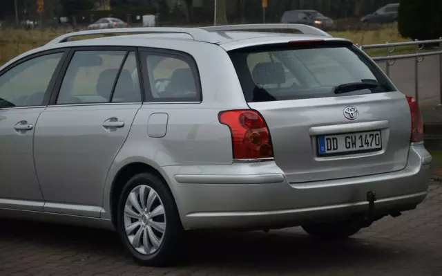 TOYOTA Avensis 