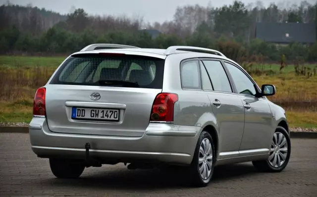 TOYOTA Avensis 