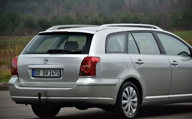 TOYOTA Avensis 