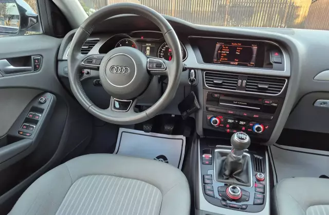AUDI A4 