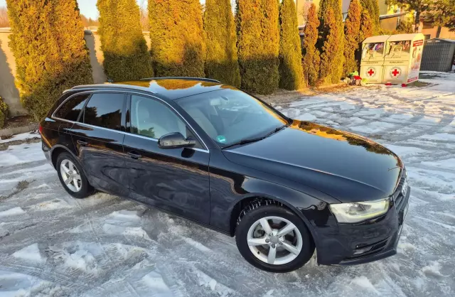 AUDI A4 