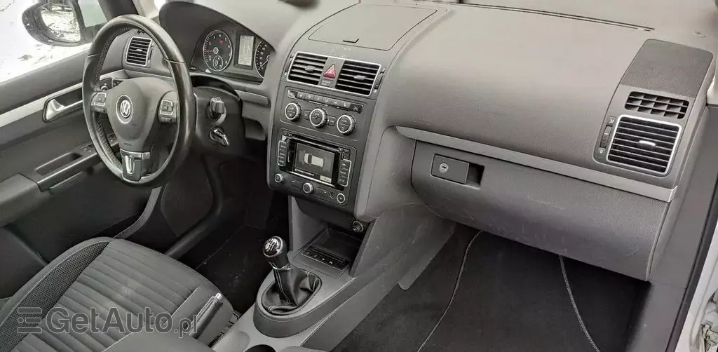 VOLKSWAGEN Touran 