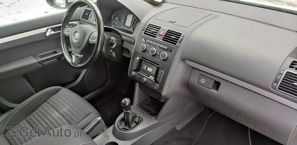 VOLKSWAGEN Touran 
