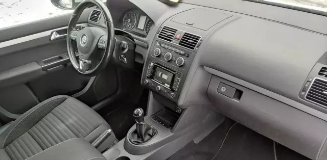 VOLKSWAGEN Touran 