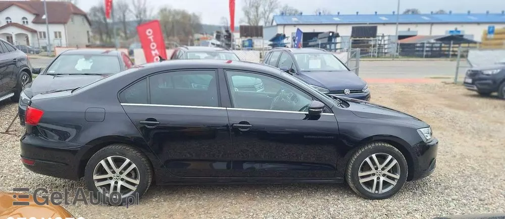 VOLKSWAGEN Jetta 