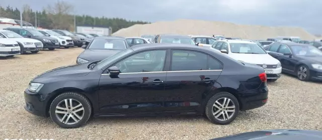 VOLKSWAGEN Jetta 