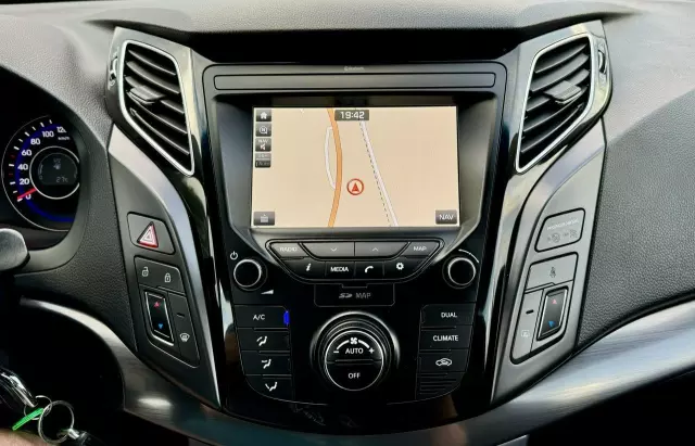 HYUNDAI I40 1.7 CRDi BlueDrive Comfort DCT