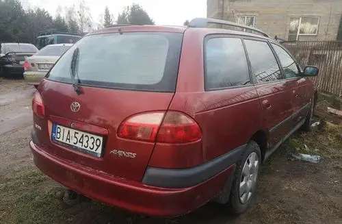 TOYOTA Avensis 