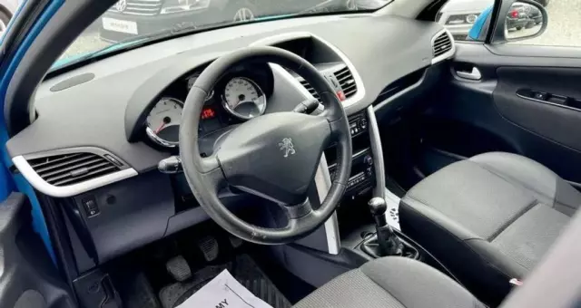 PEUGEOT 207 
