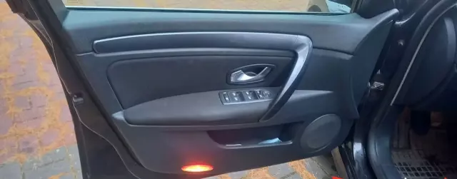 RENAULT Laguna 2.0 16V (140 KM)