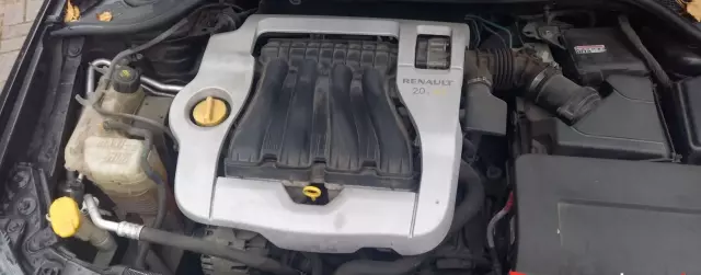 RENAULT Laguna 2.0 16V (140 KM)