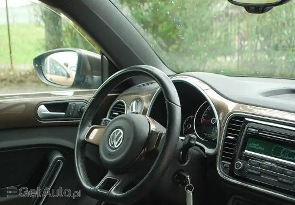 VOLKSWAGEN Beetle 