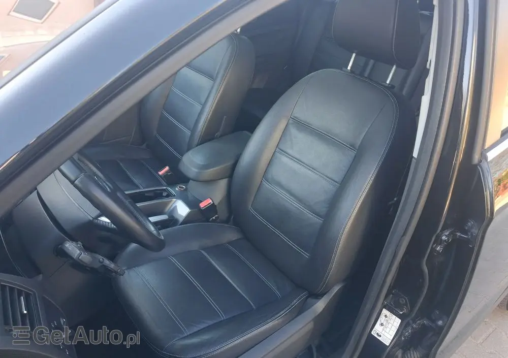 FORD Kuga 2.0 TDCi 2x4 Titanium