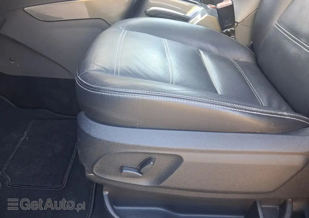 FORD Kuga 2.0 TDCi 2x4 Titanium