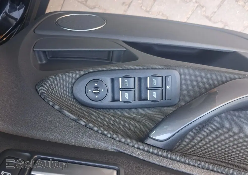 FORD Kuga 2.0 TDCi 2x4 Titanium