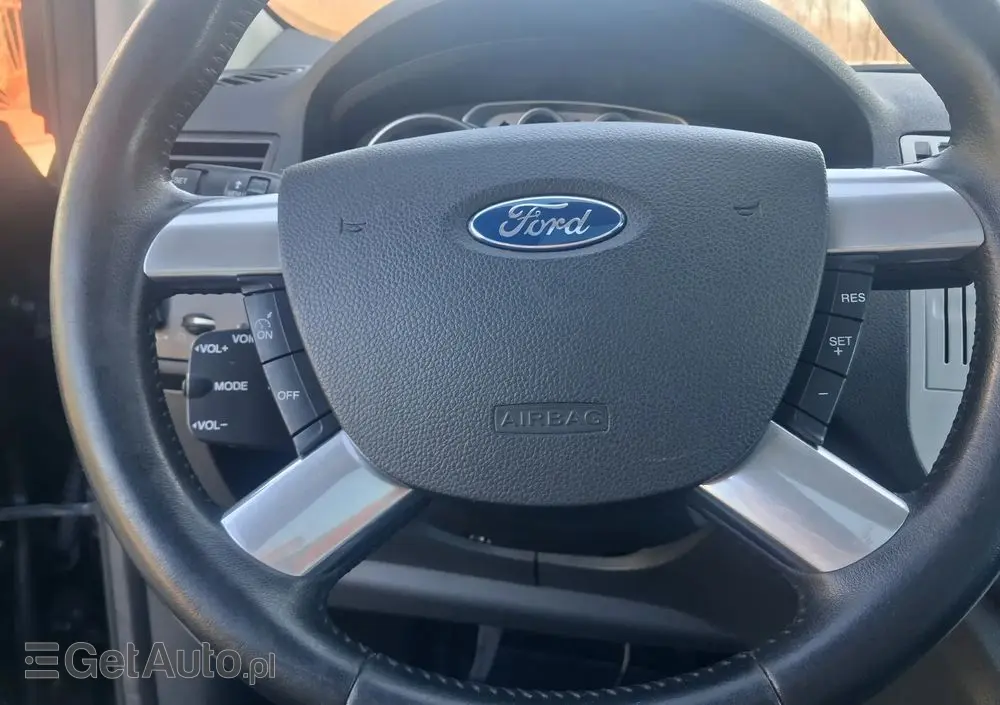 FORD Kuga 2.0 TDCi 2x4 Titanium