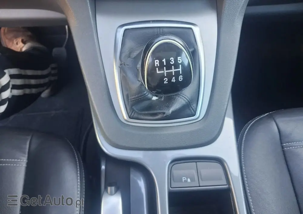 FORD Kuga 2.0 TDCi 2x4 Titanium