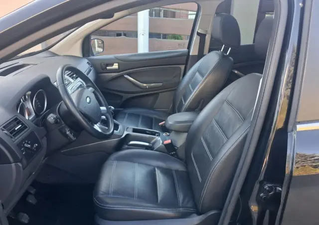 FORD Kuga 2.0 TDCi 2x4 Titanium