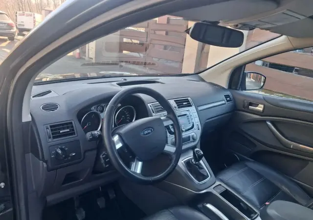 FORD Kuga 2.0 TDCi 2x4 Titanium