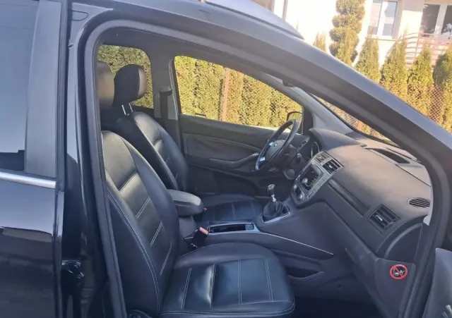 FORD Kuga 2.0 TDCi 2x4 Titanium