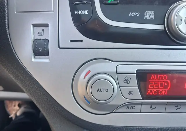 FORD Kuga 2.0 TDCi 2x4 Titanium