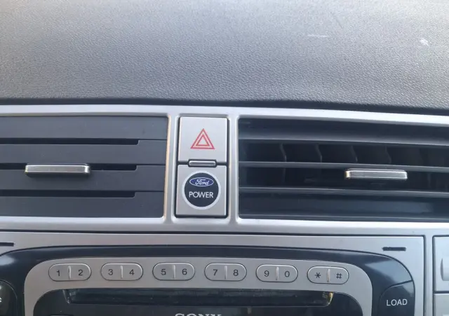 FORD Kuga 2.0 TDCi 2x4 Titanium