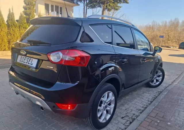 FORD Kuga 2.0 TDCi 2x4 Titanium