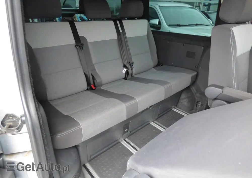 VOLKSWAGEN MULTIVAN 