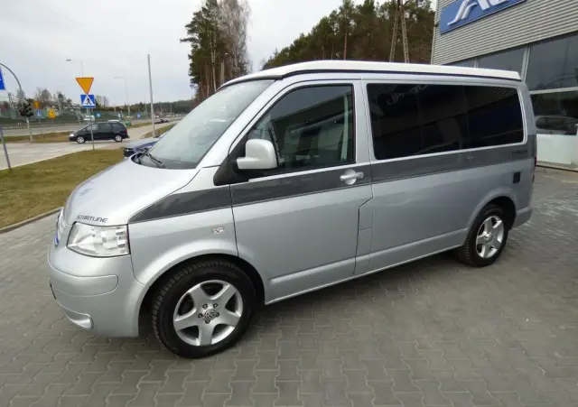 VOLKSWAGEN MULTIVAN 