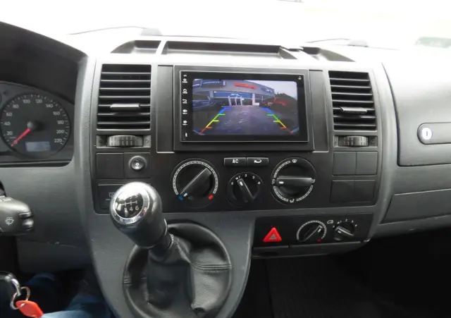 VOLKSWAGEN MULTIVAN 