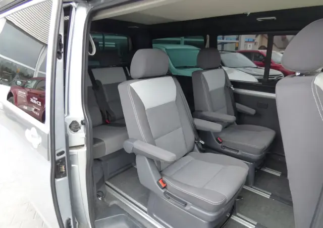 VOLKSWAGEN MULTIVAN 