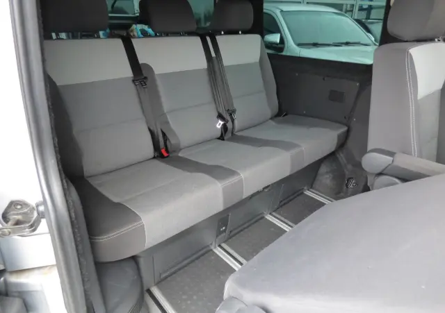 VOLKSWAGEN MULTIVAN 
