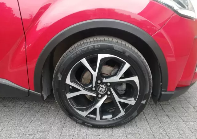 TOYOTA C-HR 