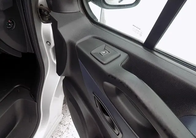 OPEL Vivaro L2H1 2,9t Elegance Business