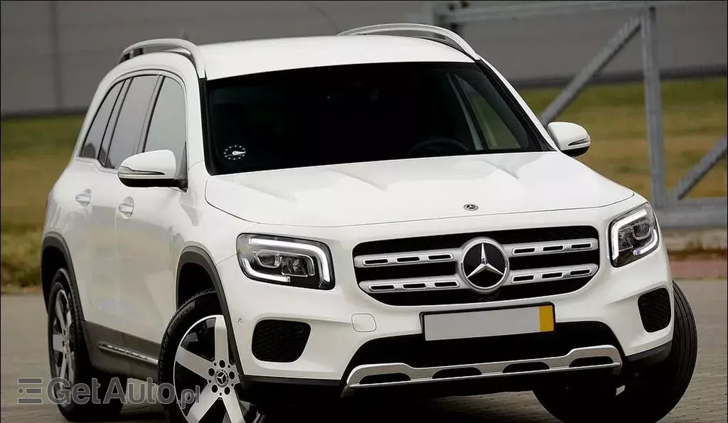MERCEDES-BENZ GLB 
