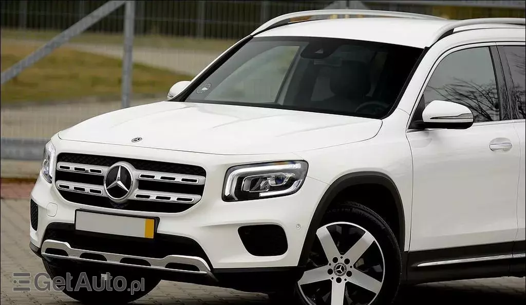 MERCEDES-BENZ GLB 