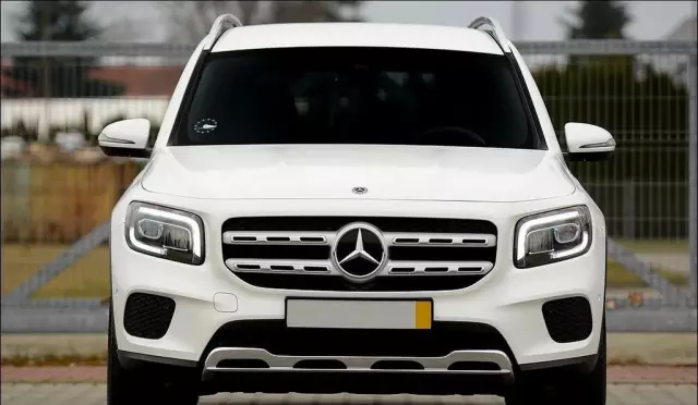 MERCEDES-BENZ GLB 