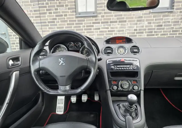 PEUGEOT RCZ 1.6 200 THP